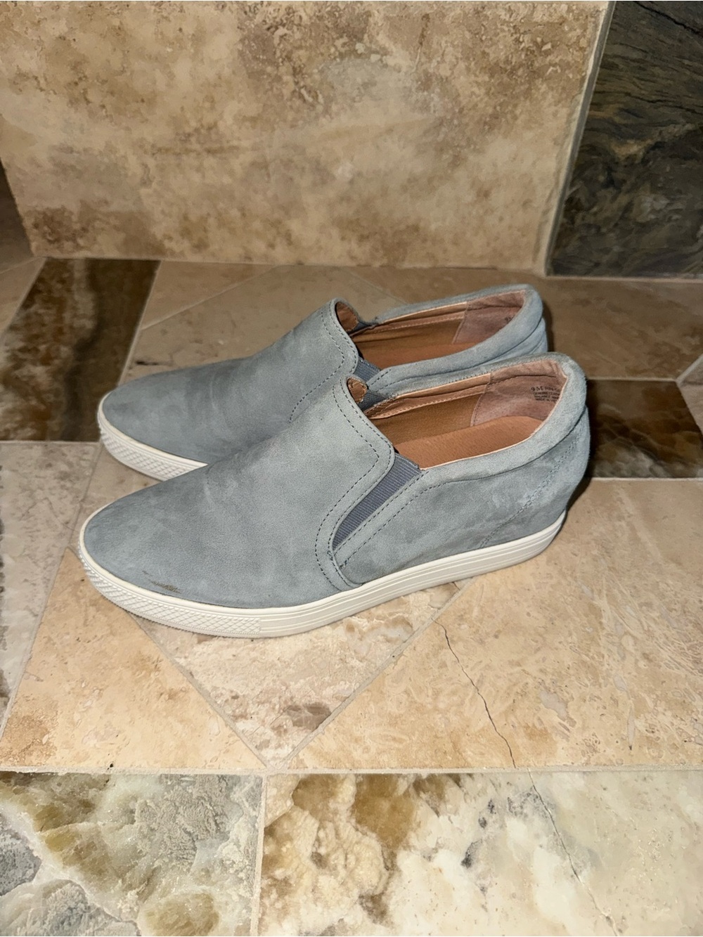Caslon Women’s Size 9 Gray Suede Hidden Wedge Slip On Sneakers Leather